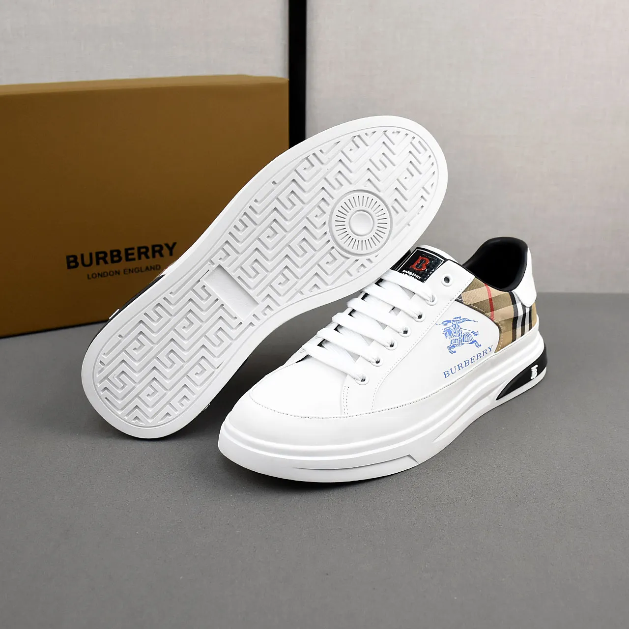 PP400⛳️⛳️⛳️Burberry [Burberry] fashionable sports and casual shoes, the upper is made of first-layer cowhide with plaid material, first-layer pigskin lining, and rubber outsole. Men's size 38-44.